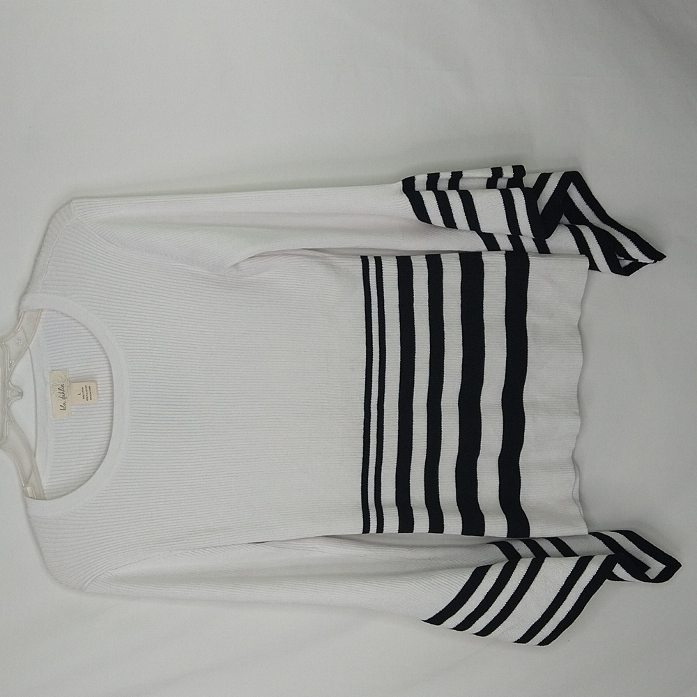 Blu Dahlia Women's Bell Sleeves Rib Sweater Size: L